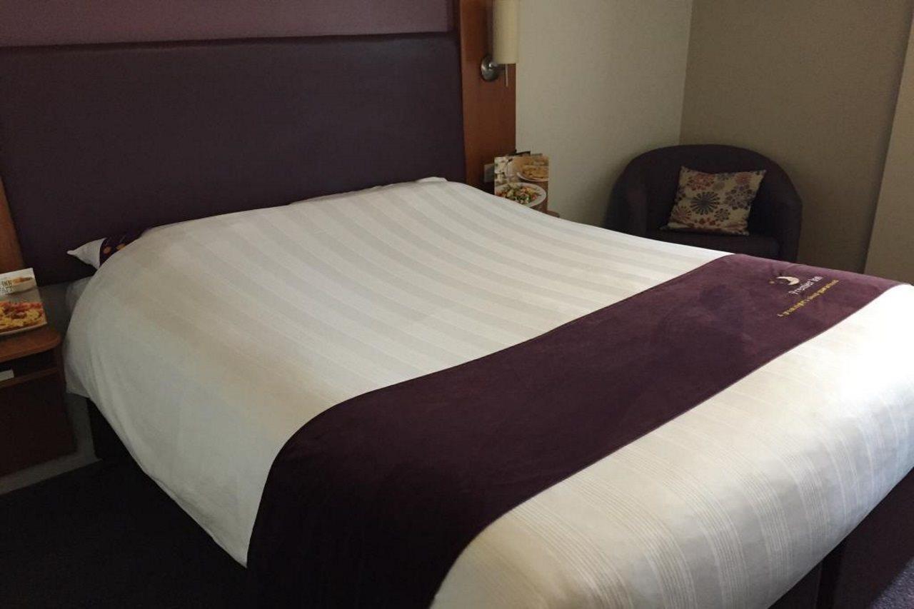 Premier Inn Брентвуд Экстерьер фото